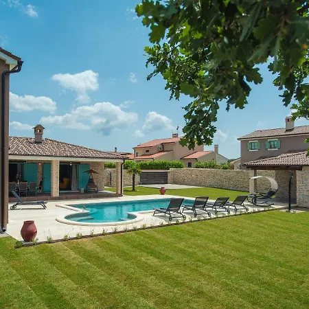 Vila Desire Valtura
